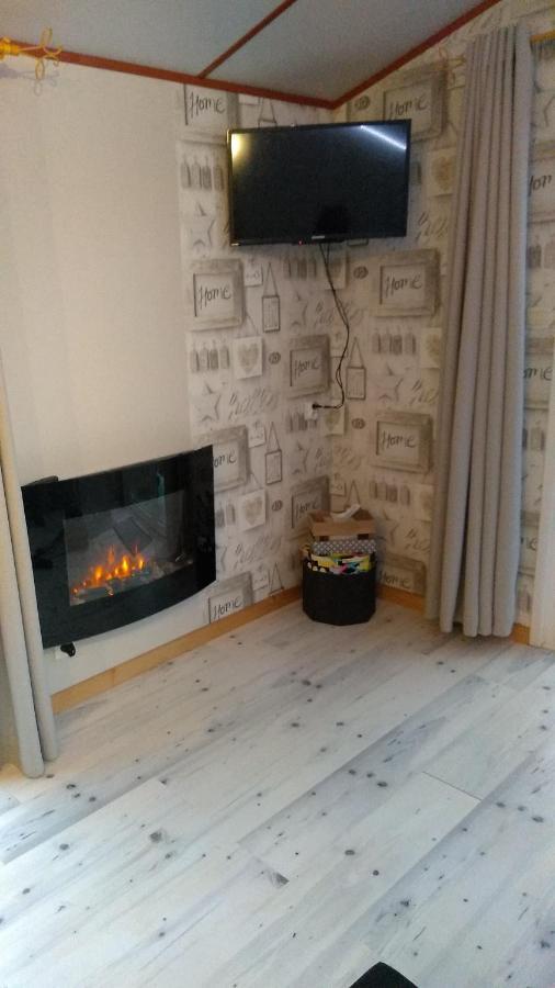 Le Haut Village Chambre D'Hotes Mobi-Loft Cosy Sauna ,Douche ,Chromotherapie Arrest Exterior photo